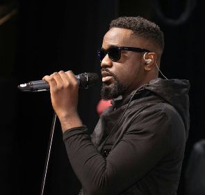 AFRIMA 2018: Sarkodie celebrates 81st award in his career with fans