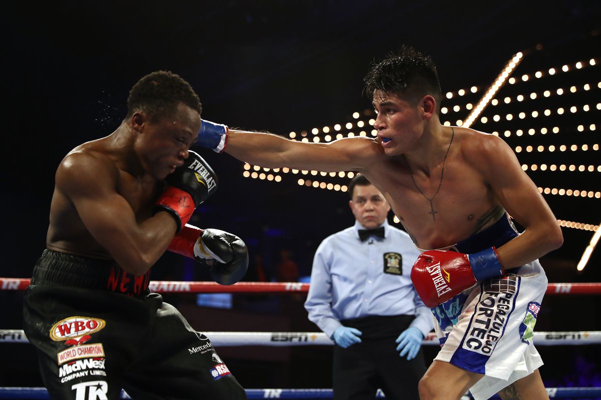 Breaking: Isaac Dogboe dethroned by Emmanuel Navarette
