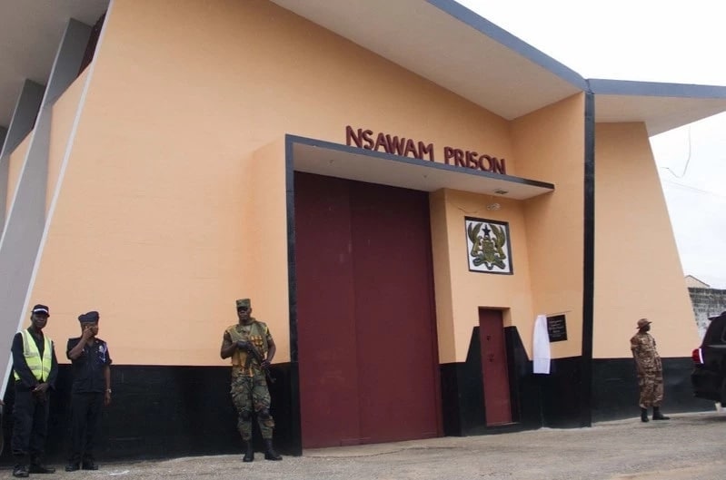 Snr. Prisons officer arrested for smuggling weed into cells