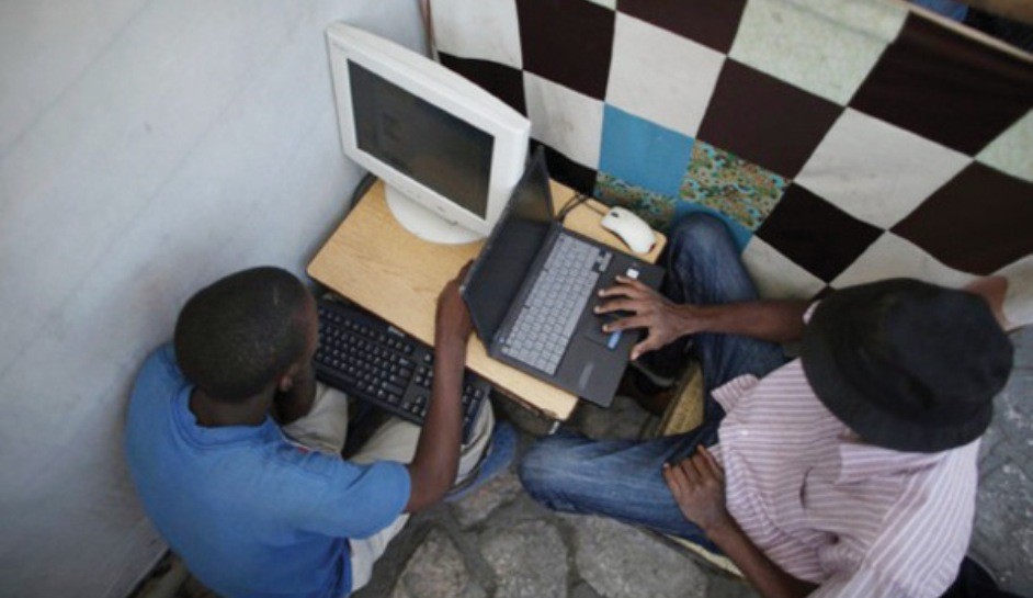 Government in Shock As Sakawa Boy Sells Jubilee House To Client For 55,000 Ghana Cedis