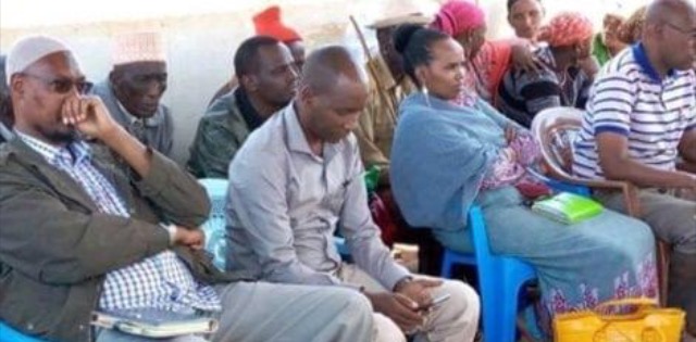 Residents Serve Dirty Water To Politicians After They Failed To Provide Them Potable Water – PHOTOS