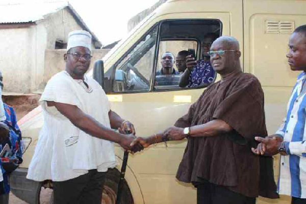 MP Repairs Ambulance For Kologo Health Center