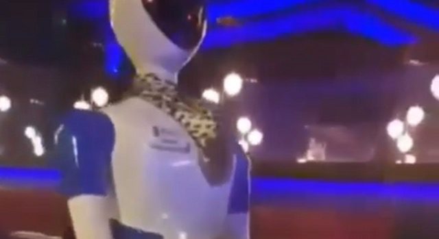 Robot waitresses soon to replace humans at restaurants!