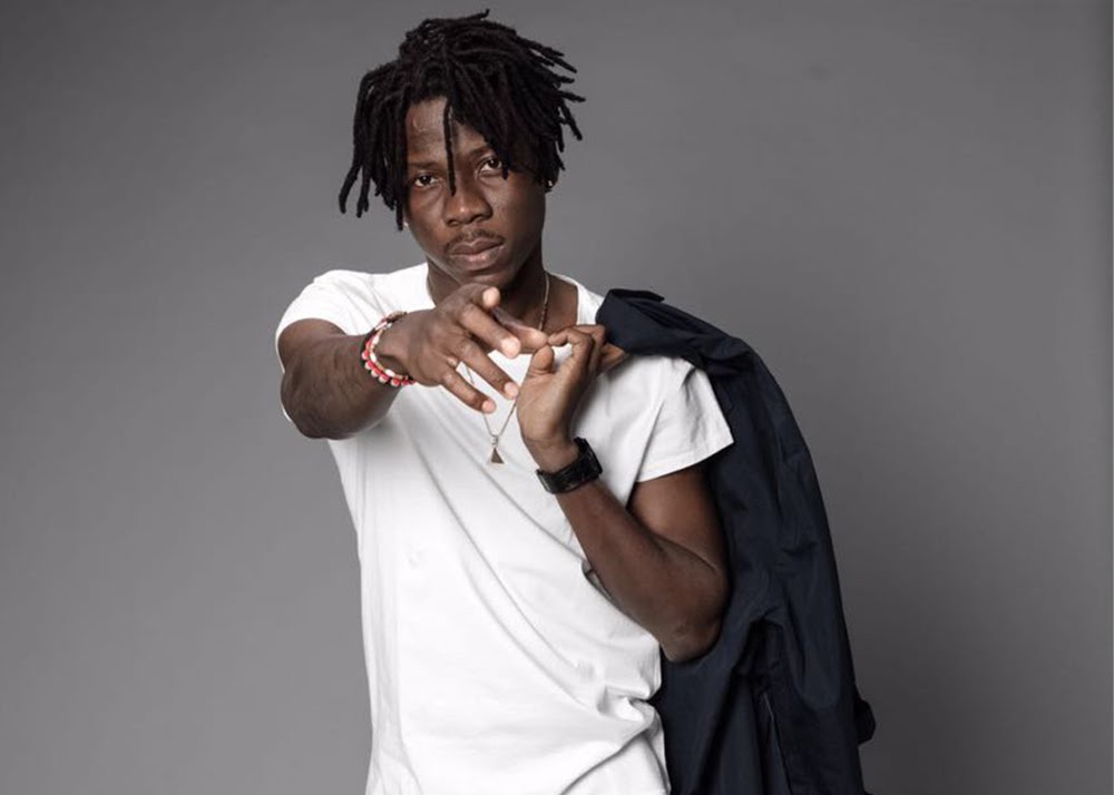 VIDEO: Stonebwoy inks a new brand's ambassadorial deal with Samsung