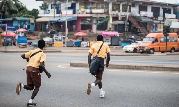 Pedestrians in danger: Naked live wires portend electrocutions