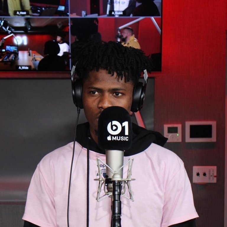 Kwesi Arthur Becomes The First Ghanaian To Hit 2 Million Streams Across Online Stores In The First Week