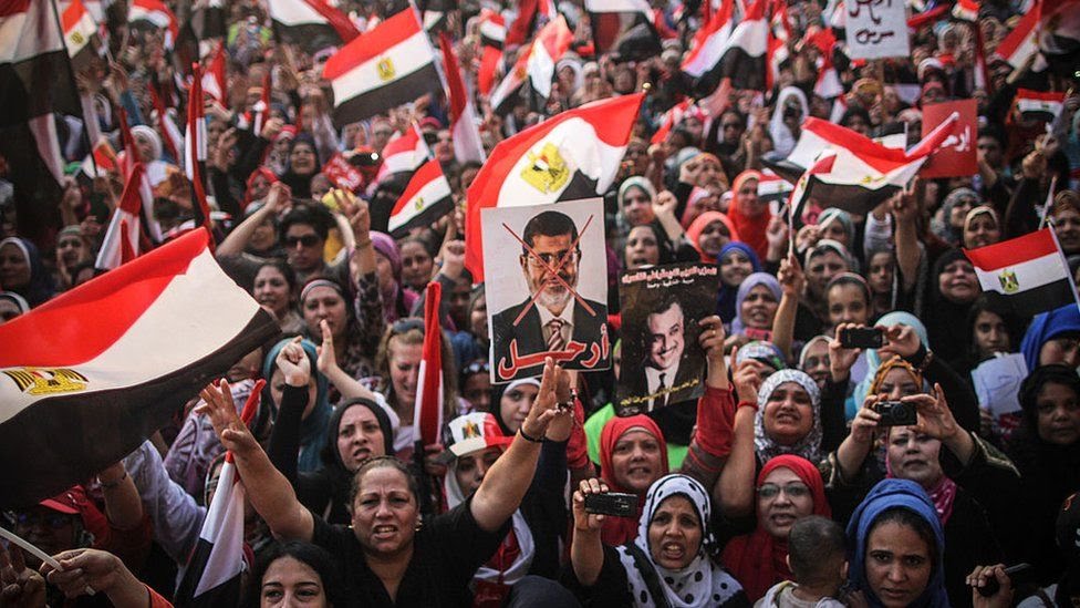 Egypt's ousted president Mohammed Morsi dies during trial
