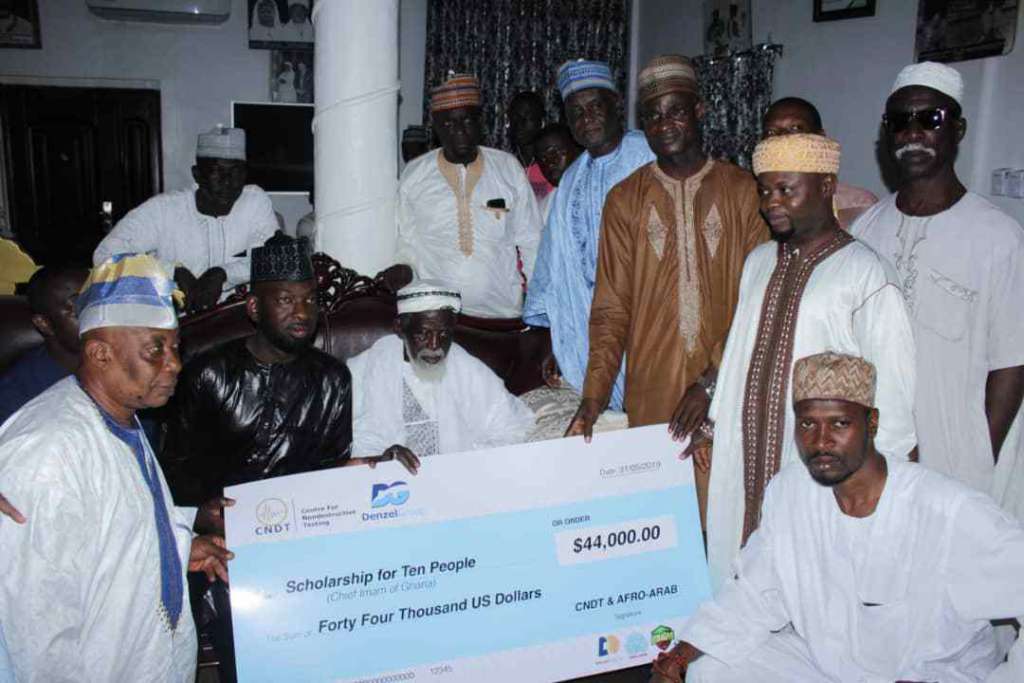 Stonebwoy, Two Other Business Men Present $44,000 Academic Scholarship to Chief Imam’s office.