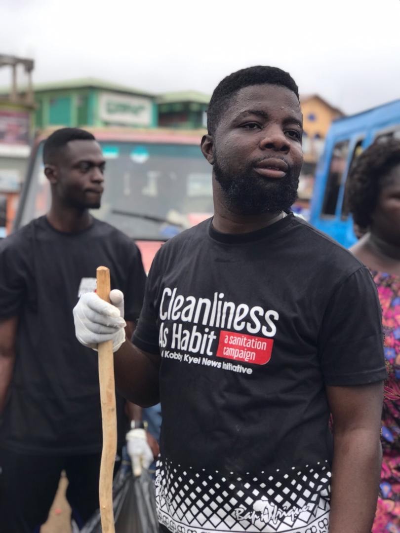 Kobby Kyei And Fans Organise Cleanup Exercise At Kaneshie Lorry Station
