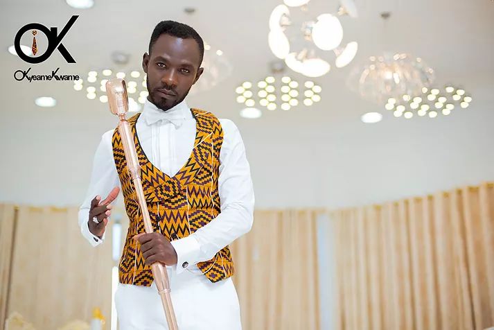 Most marriages collapsing because of partners’ attachment to their phones – Okyeame Kwame