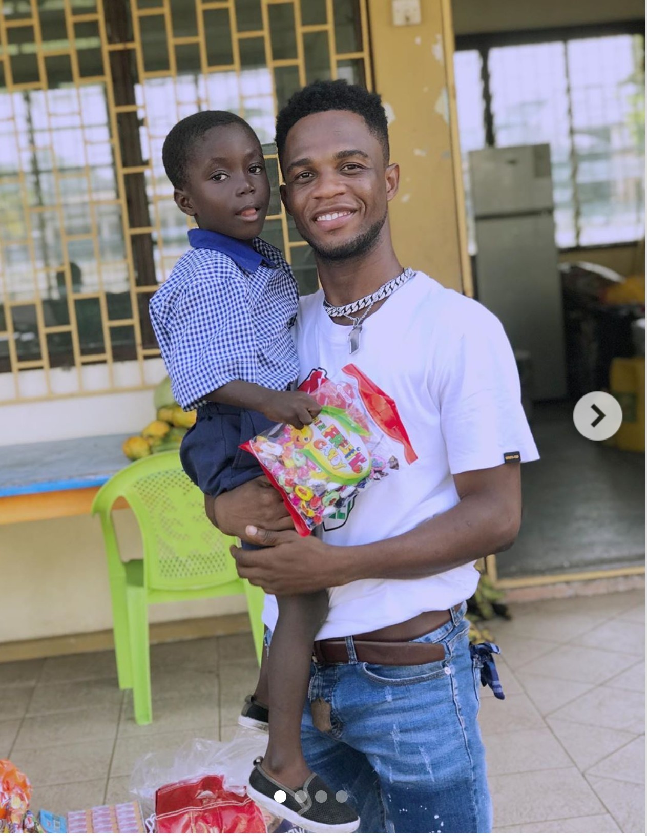 Ghanaian musician Julius Fakta donates to orphanage