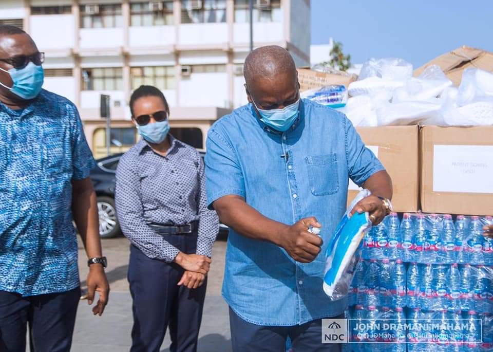 Former President John Dramani Mahama on Sunday presented one hundred sets of personal protective equipment (PPE) to health workers at the Greater Accra Regional (Ridge) Hospital in Accra. 