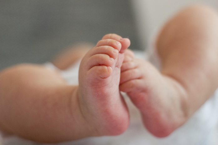 Coronavirus Positive woman gives birth to healthy baby
