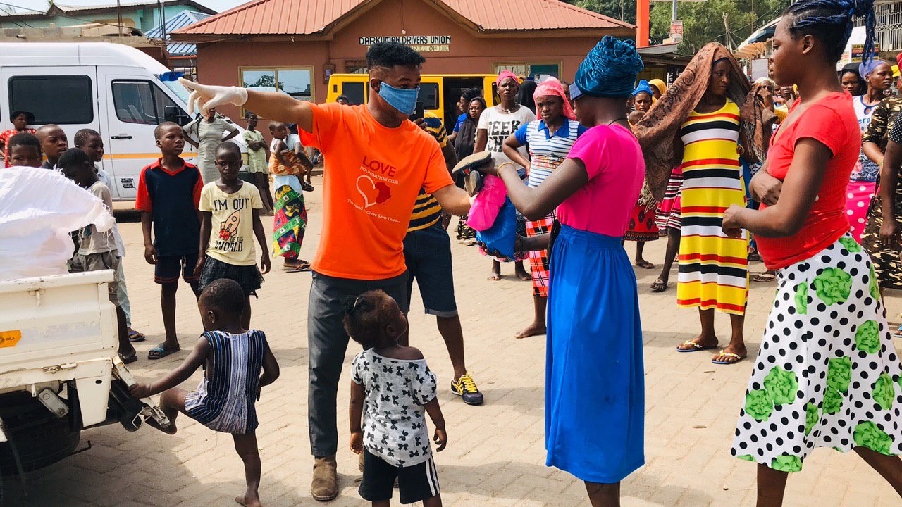 Youngest Ghanaian Philanthropist Distributes Items Worth Thousands Of Cedis To Residents In Darkuman.
